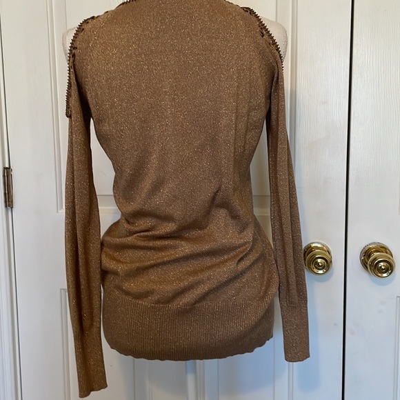 NWOT Caché Vintage Gold Metallic Cold Shoulder Embellished Sweater - Picture 8 of 10